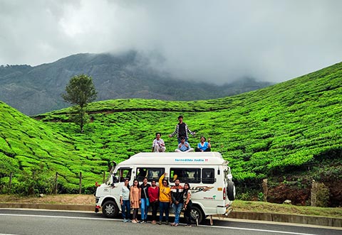 Divine Kerala: Temples, Hills & Houseboats